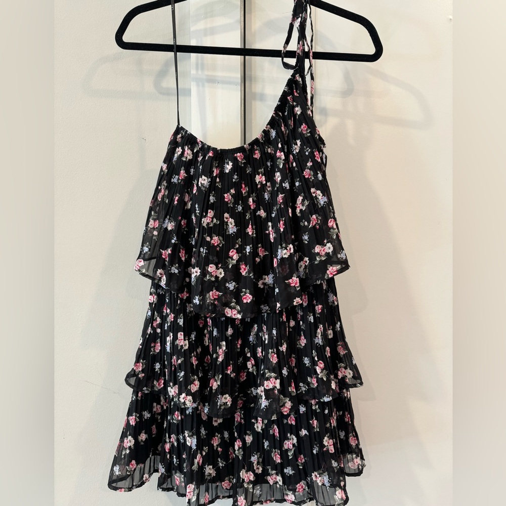 Lulus one shoulder ruffle mini dress, size medium, black/floral